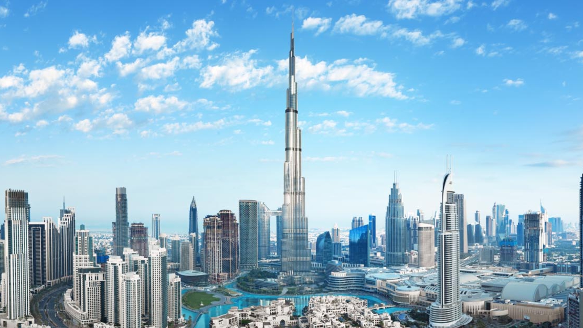 This-or-That-Living-in-Affordable-vs-Luxury-Areas-in-Dubai-_-Cover-31-5-23